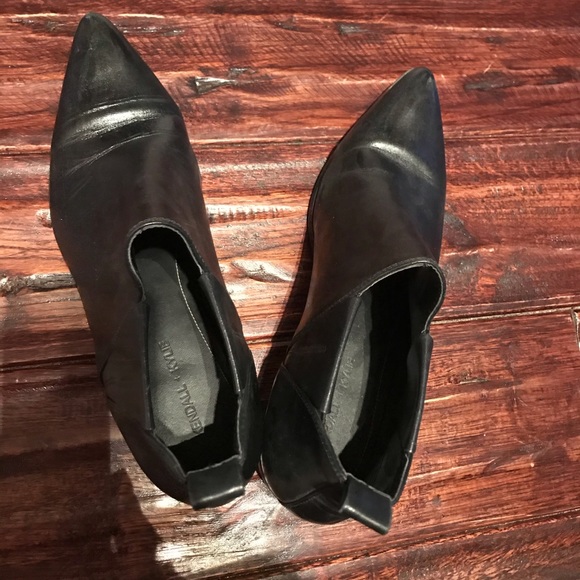 Kylie and Kendall real leather booties - Picture 2 of 5